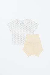 Avauma Baby Hug Setup in Lime Bloom. Yellow infant top and bottom outfit on a white background, perfect for newborns.